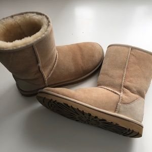 Ugg classic short boot